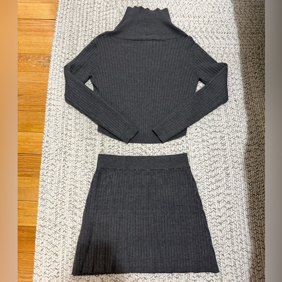 SUNDAYS Platinum Cali Sweater + Stuart Skirt Knit Matching Set - Picture 6 of 8